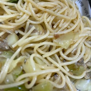 小松菜と豚挽き肉のごま味噌パスタ